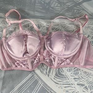 pink bra